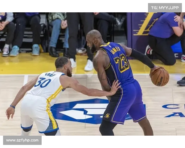 NBA赛季最新动态：詹姆斯领衔湖人再战勇士 双方豪强争锋看点十足